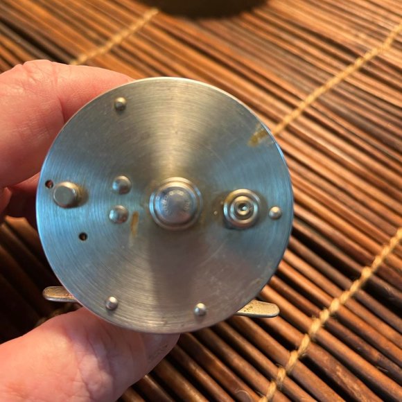 Vintage South Bend Famous in Fishing No. 20 Fishing Reel Model B Works - Picture 2 of 6